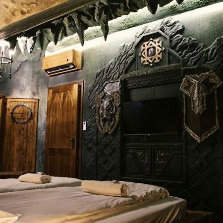 Excalibur Minihotel เอ็กเกอร์ ภายนอก รูปภาพ